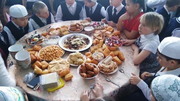 Праздник Наурыз в Октябрьской школе