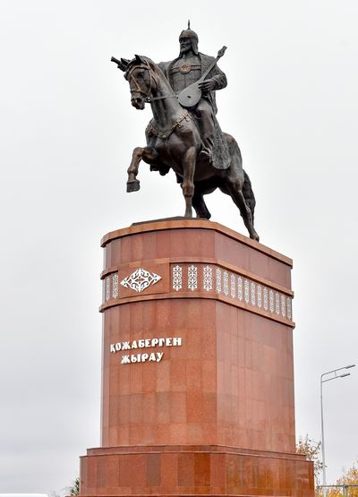 A monument to great commander Kozhabergen Zhyrau unveiled in Petropavlovsk