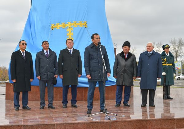 A monument to great commander Kozhabergen Zhyrau unveiled in Petropavlovsk