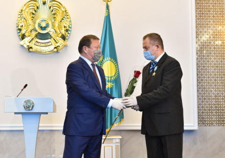 Awarding on the occasion of the Independence Day