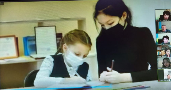 Құрметтi әрiптестер!