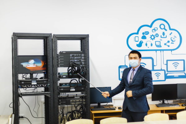 Подготовка конкурентоспособных специалистов в области IT-технологий в Высшем колледже имени Магжана Жумабаева
